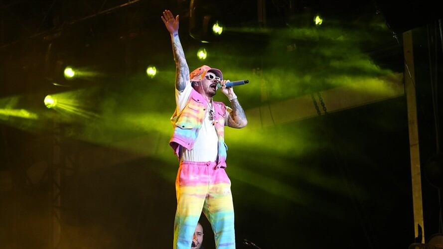 J Balvin pidió un minuto de silencio a los más de 45.000 asistentes al estadio Atanasio Girardot. Foto: Getty Images