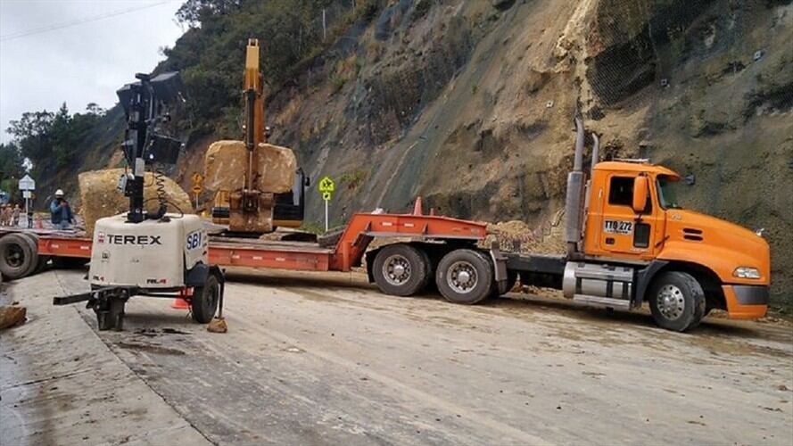 La vía entre Bogotá y La Calera estaba cerrada desde el pasado 17 de noviembre. Foto: Colprensa / EFRAÍN ARCE