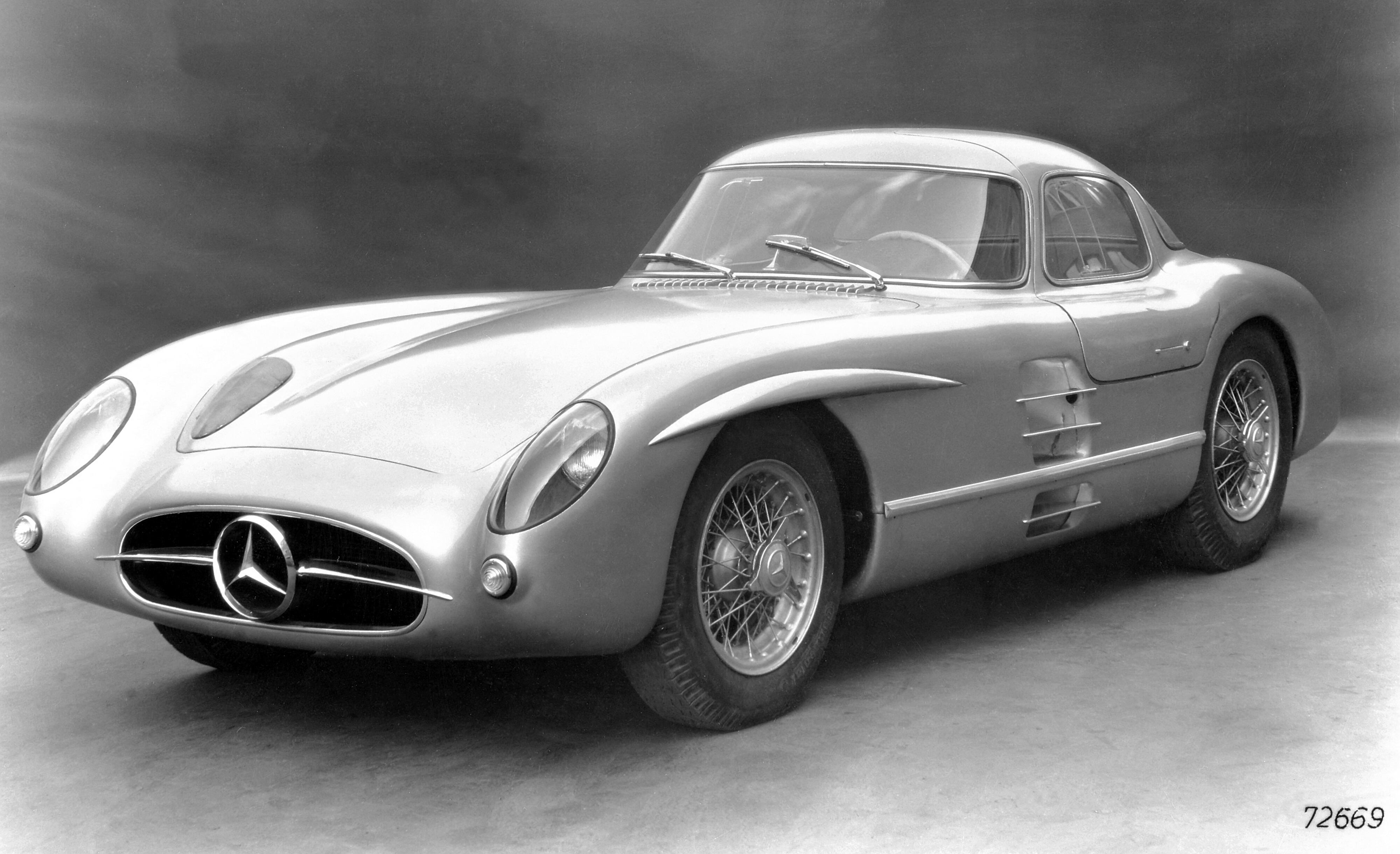 In this handout image courtesy of Mercedes-Benz AG obtained on May 19, 2022, a Mercedes-Benz Rennsportprototyp 300 SLR "Uhlenhaut-Coupe" (W 196 S) is pictured, on July 2, 1955. - A 1955 Mercedes-Benz, one of only two such versions in existence, was auctioned off earlier this month for a whopping 135 million euros ($143 million), making it the world's most expensive car ever sold, RM Sotheby's announced on May 19, 2022. "A 1955 Mercedes-Benz 300 SLR Uhlenhaut Coupe from 1955 has been sold at auction for a record price of �135,000,000 to a private collector," the classic car auction company said in a statement. (Photo by Mercedes-Benz AG / AFP) / RESTRICTED TO EDITORIAL USE - MANDATORY CREDIT "AFP PHOTO / Mercedes-Benz AG" - NO MARKETING NO ADVERTISING CAMPAIGNS - DISTRIBUTED AS A SERVICE TO CLIENTS