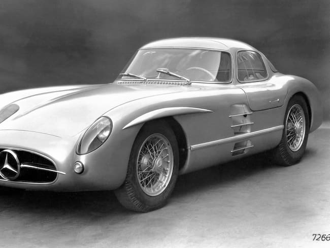 Un Mercedes Benz de 1955 fue subastado por 135 millones de euros, un récord para un coche