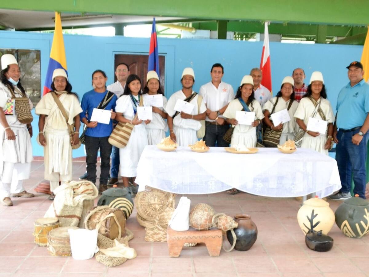 Certificados 35 miembros de la comunidad Arhuaca de Gunmaku