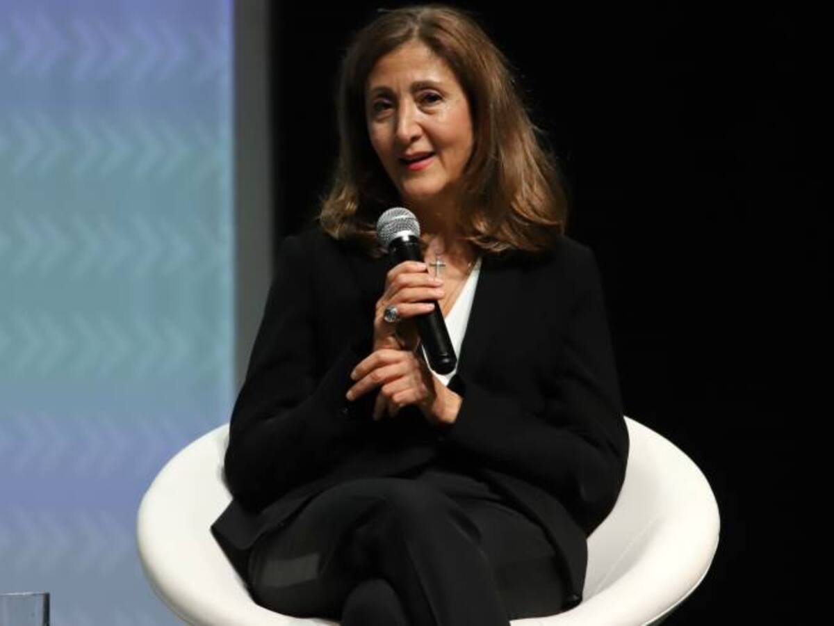 Son relatos amañados: Íngrid Betancourt sobre que Farc les daban juegos