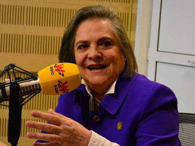 Clara López en La W. Foto: La WCon Vicky Dávila