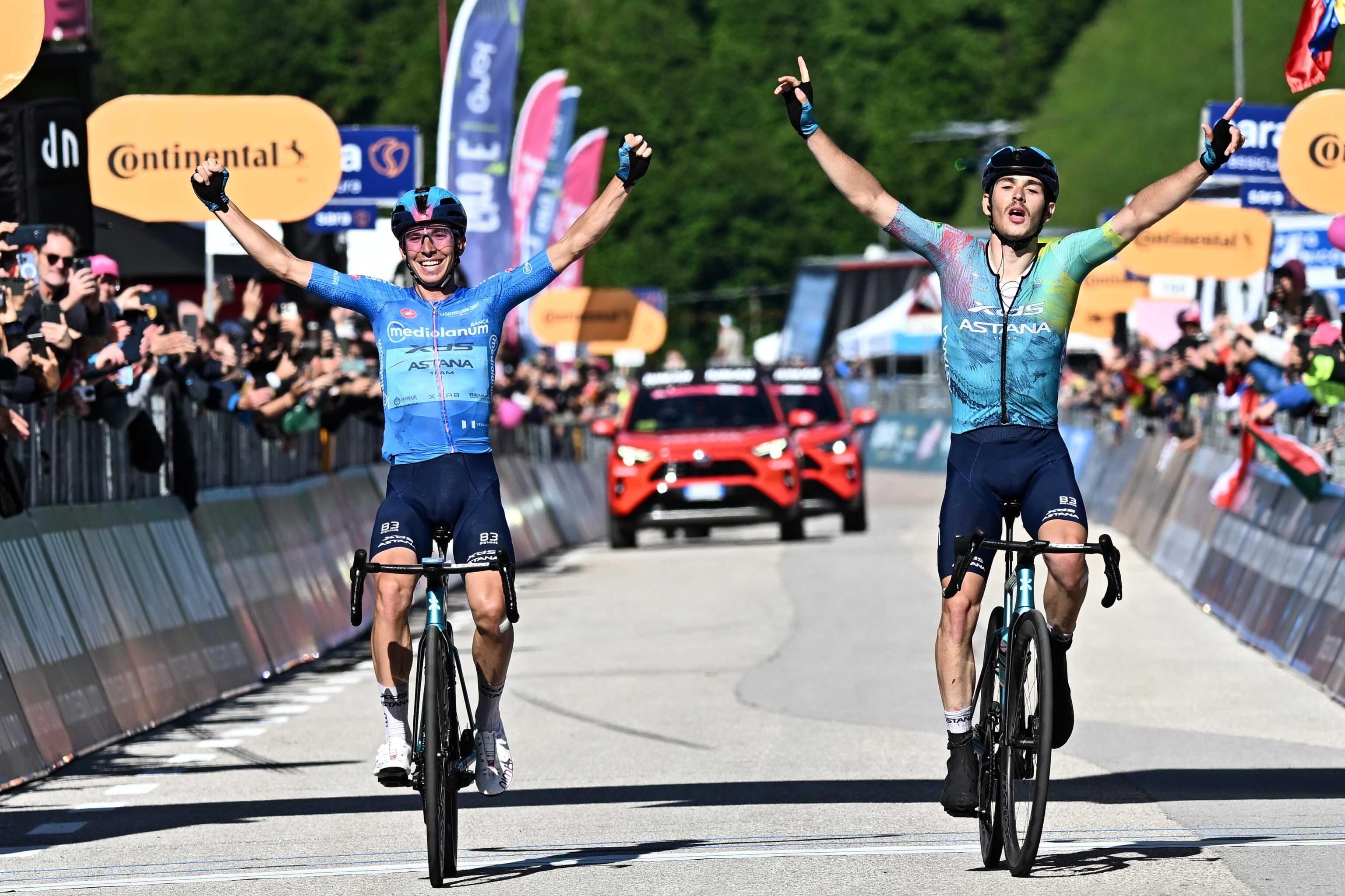 Lorenzo Fortunato y Christian Scaroni. Foto:EFE/EPA/LUCA ZENNARO