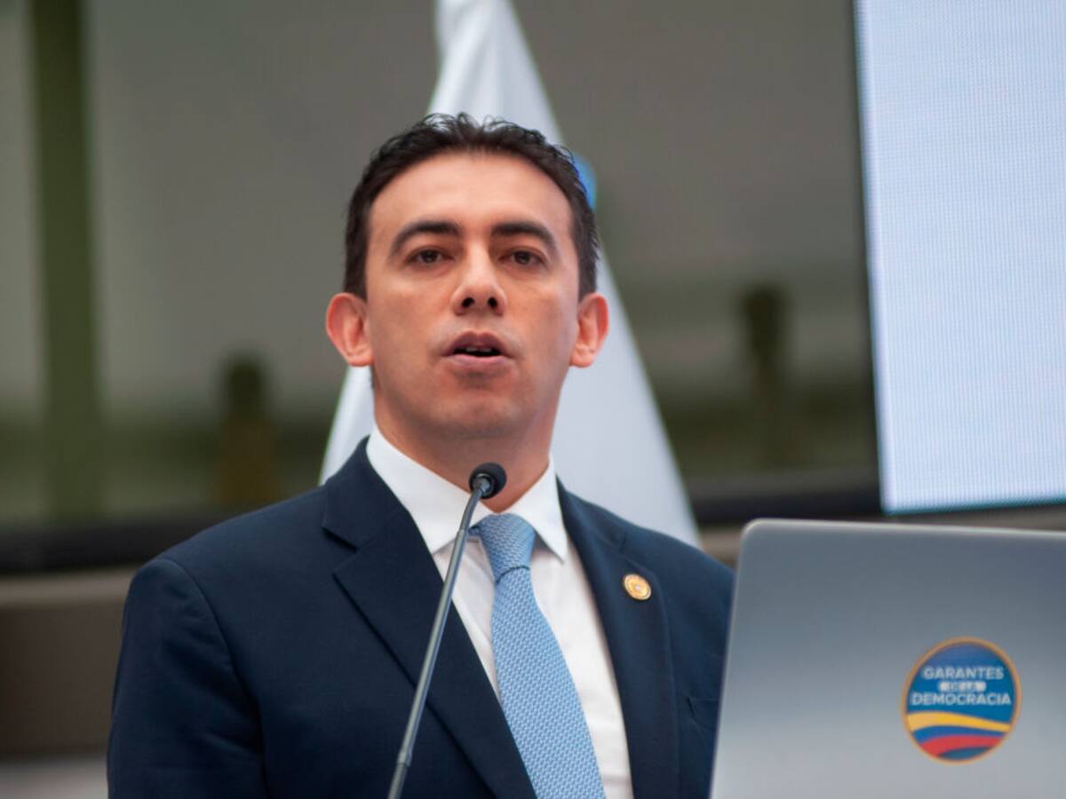 Habla el registrador Alexander Vega