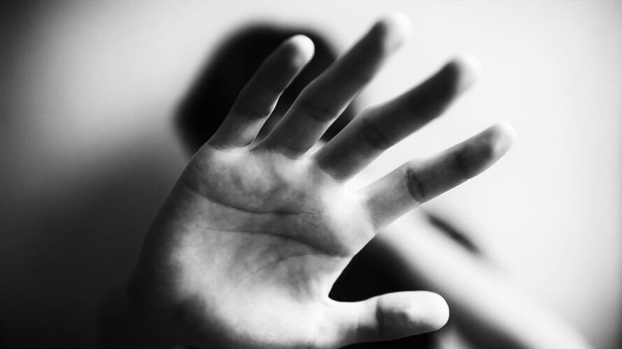 Entre enero y junio de 2021, la Defensoría del Pueblo ha brindado representación jurídica a 99 víctimas de trata de personas. Foto: Getty Images / SERGHEI TURCANU