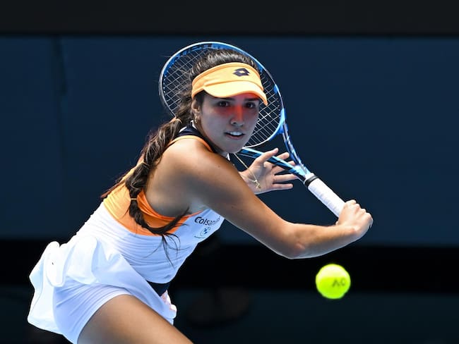 María Camila Osorio enfrenta a Naomi Osaka de Japón en su partido de primera ronda del día 1 del torneo de tenis del Abierto de Australia