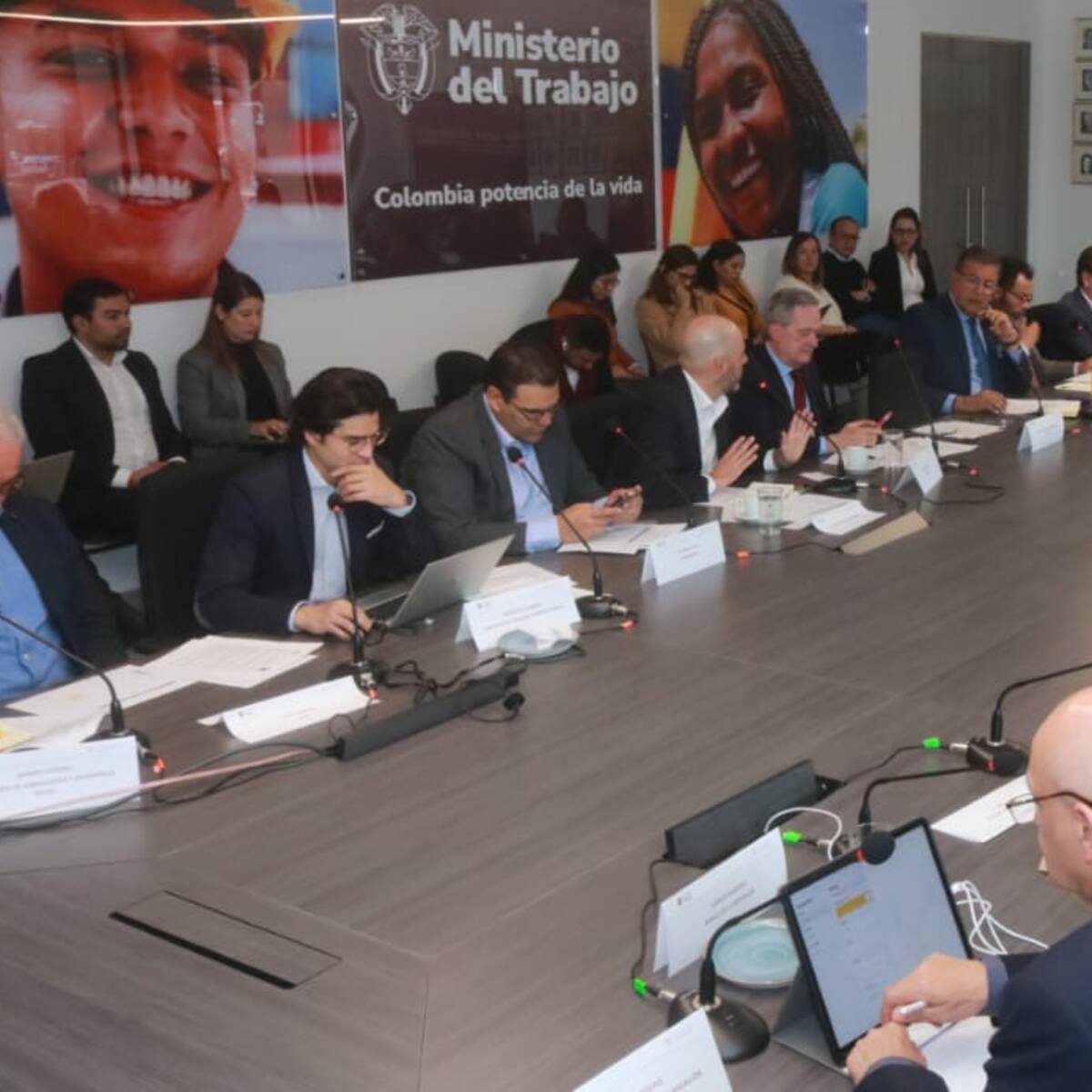 En primer encuentro de negociación se definió agenda para concertación del salario mínimo
