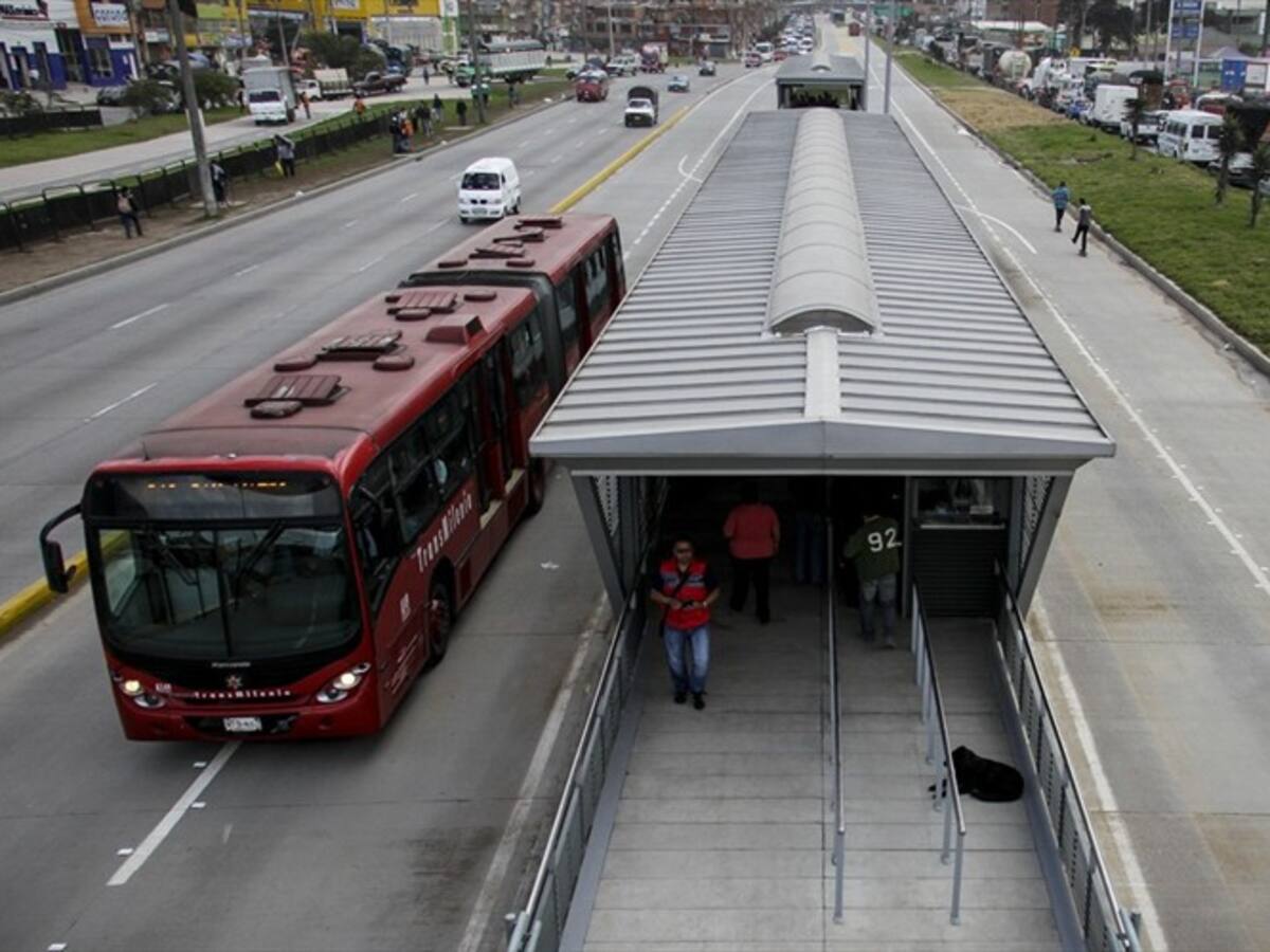 Los perros siempre estarán con correa y bozal: director de seguridad de Transmilenio