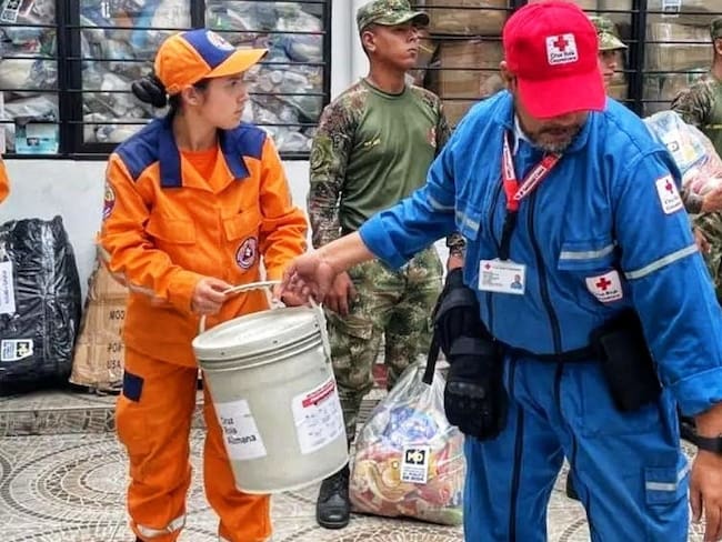 En las últimas horas, fueron trasladadas más de nueve toneladas de ayuda humanitaria. Crédito: Cruz Roja.