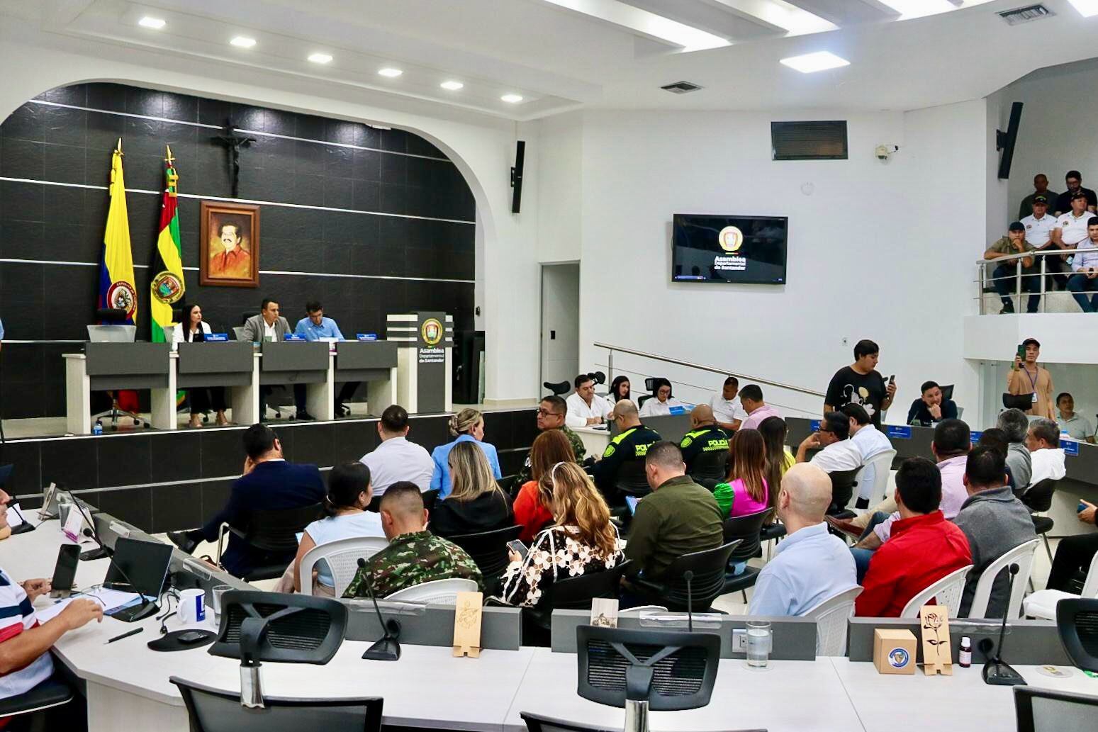 Asamblea de Santander aprobó tasa para la seguridad: Se cobrará en el impuesto de la luz. Foto: Gobernación de Santander.