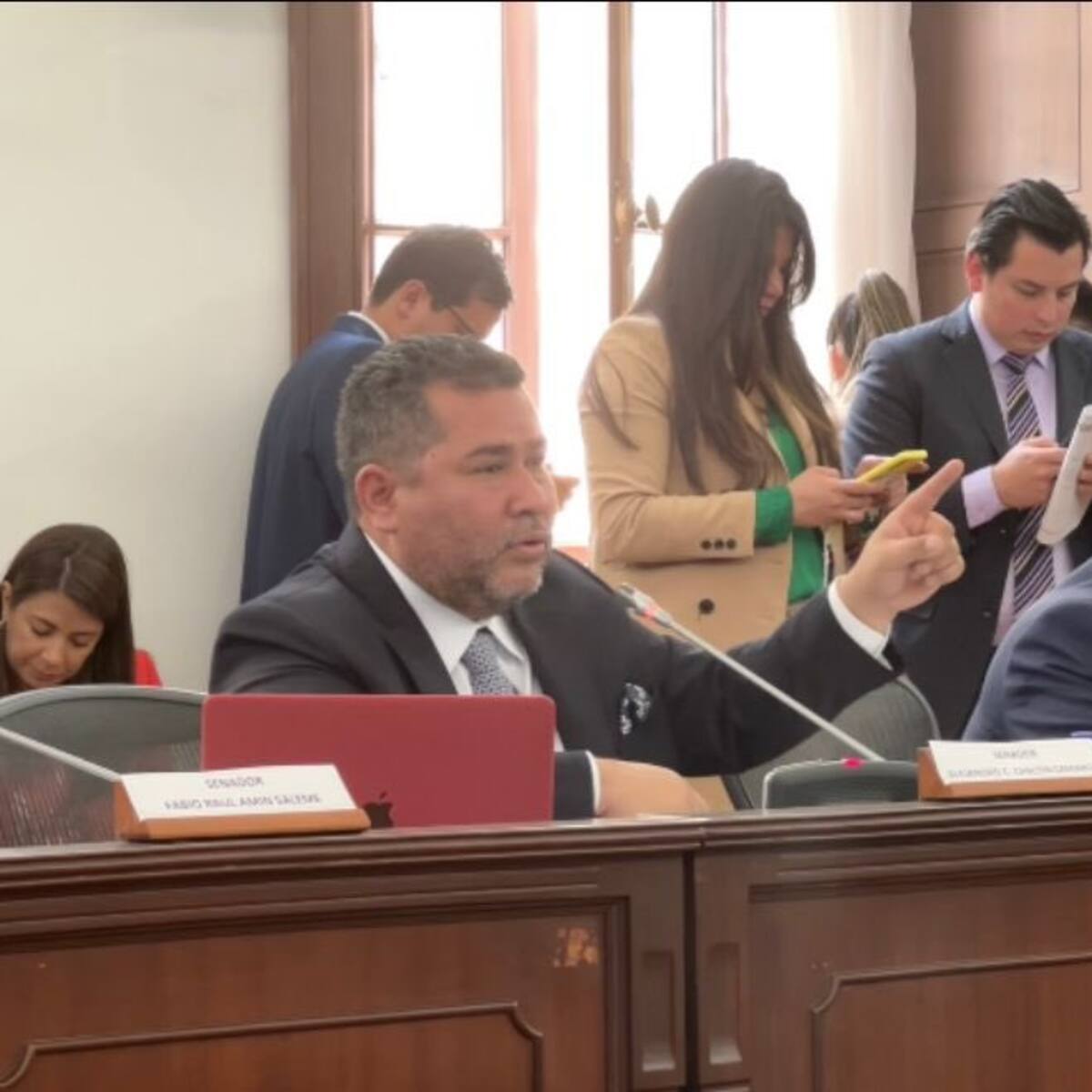 Reclamo de liberales a MinDefensa por ausencia en debate sobre inseguridad