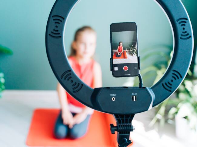 ¿Cuál es el problema de que los niños estén tan activos en redes sociales? Psicóloga explicó