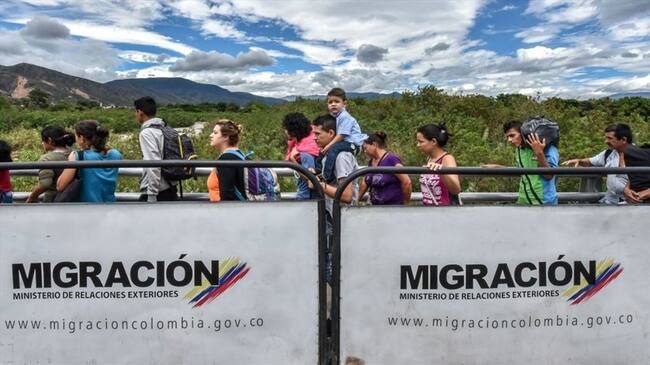 Los venezolanos siguen acudiendo el transito irregular por la zona de frontera, al no contar con los recursos económicos para solicitar un pasaporte en su país. Foto: Getty Images