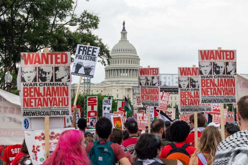 Manifestaciones en el Capitolio de EE.UU. en contra del primer ministro israelí Benjamin Natanyahu. I Foto: Posner/Anadolu via Getty Images.