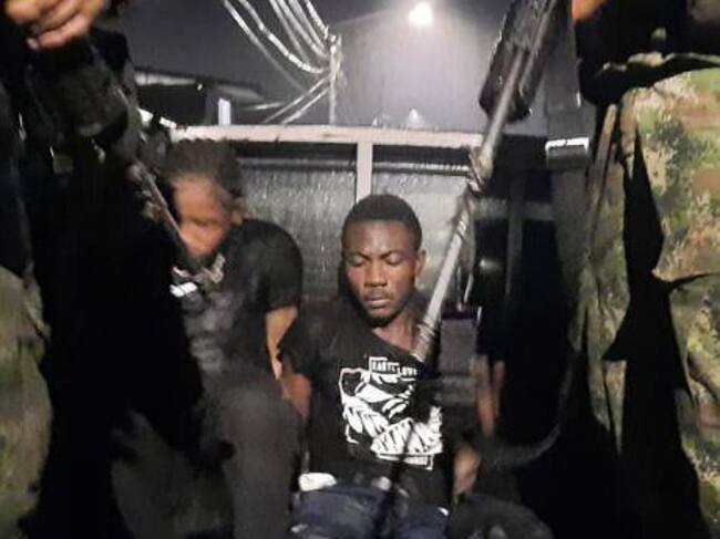 Los capturados eran los responsables de la intimidación al sector comercio de Guapi, Cauca, de acuerdo con el ministro Diego Molano: Crédito: Ministerio de Defensa.