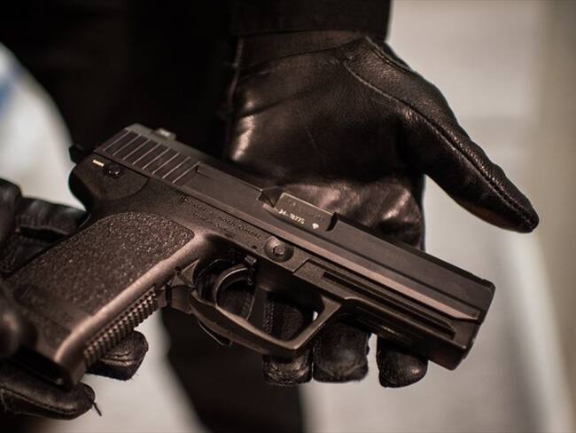 De las más de 500.000 armas en poder de los ciudadanos, 339.160 pueden sacarlas a las calles debido a que tienen permiso de porte. Foto: Getty Images