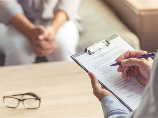 ¿Por qué los colombianos merecemos una sesión en el diván del psiquiatra?. Foto: Getty Images