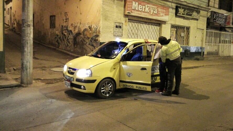 Incautación de cervezas de diferentes marcas, aguardiente, whisky, ron y vodka.. Foto: Metun