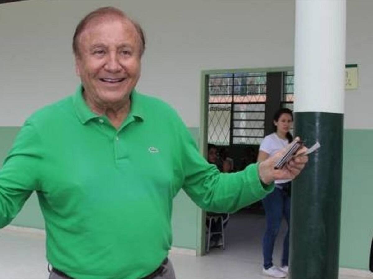 Suspenden provisionalmente por tres meses a Rodolfo Hernández