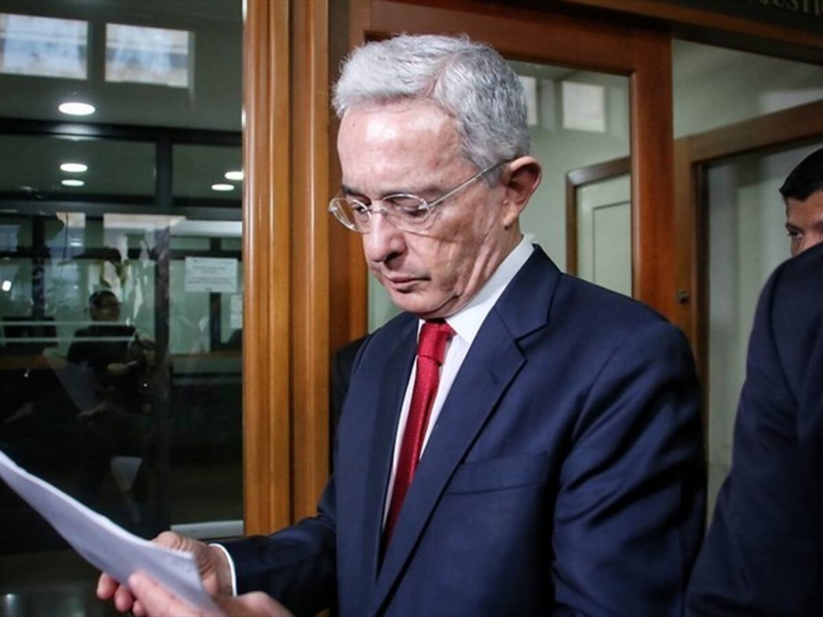 Fiscalía pide audiencia para legalizar pruebas en caso Uribe