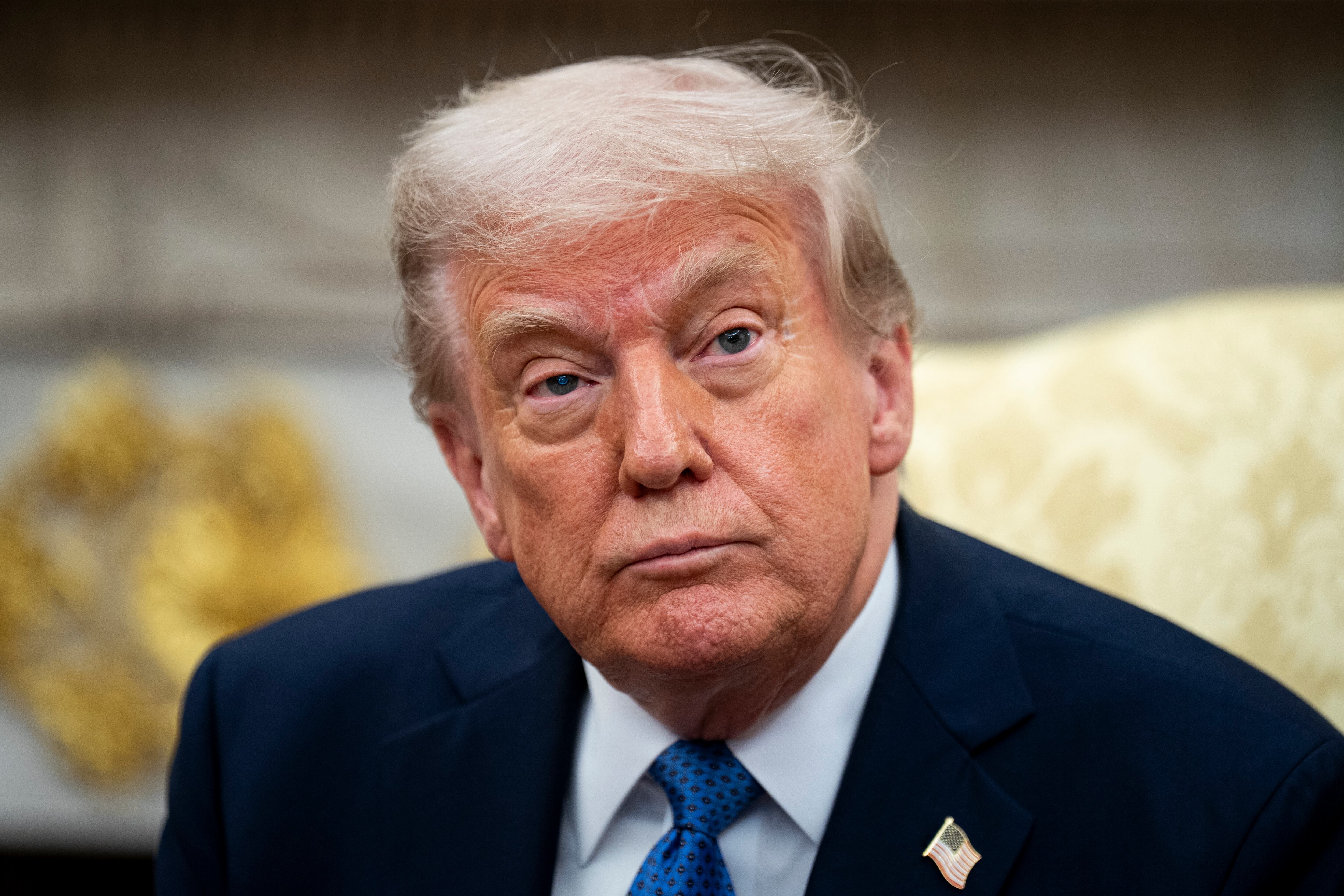 WASHINGTON (United States), 24/04/2025.- US President Donald Trump during a meeting with Norway's prime minister Jonas Gahr Store, not pictured, in the Oval Office of the White House in Washington, DC, USA, 24 April 2025. (Noruega) EFE/EPA/AL DRAGO / POOL