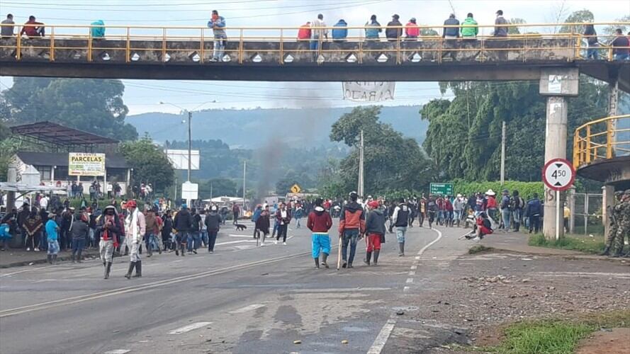 Las comunidades que participan en el paro permitirán el paso de los vehículos con los insumos médicos. Foto: Cortesía: Carlos Arces