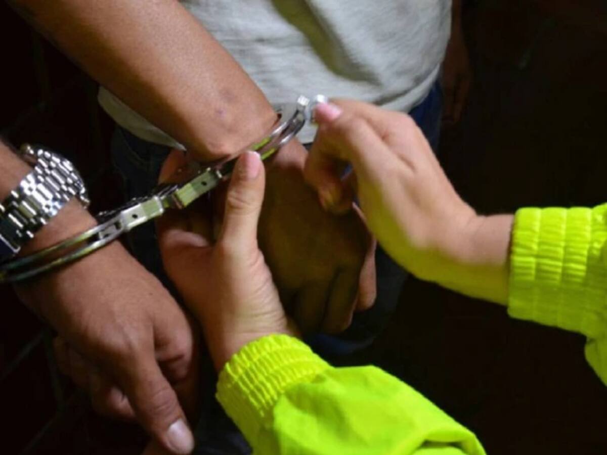 Cárcel para personas que extorsionaban como miembros del grupo criminal ‘Los Costeños’