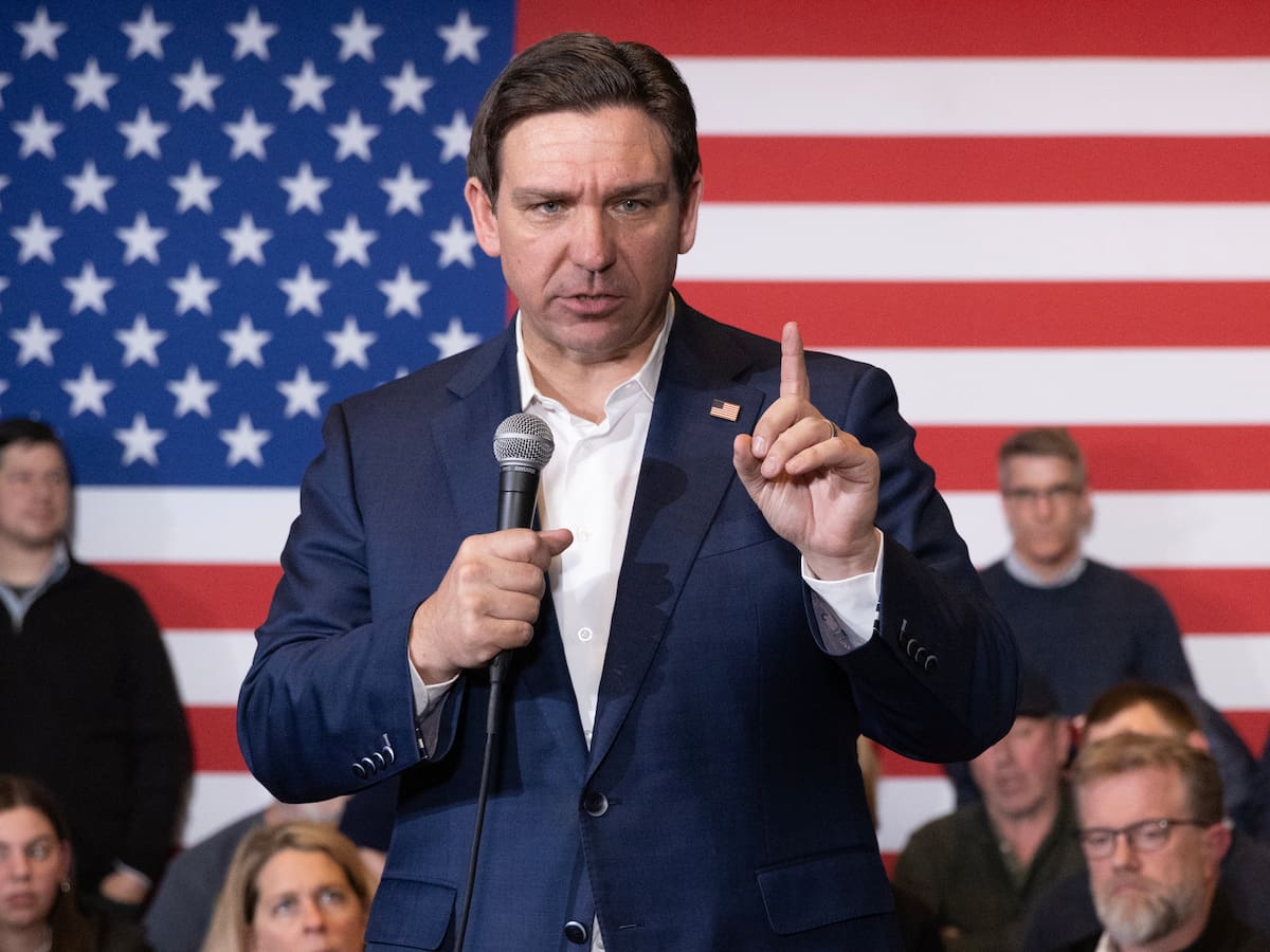 El gobernador de Florida, Ron DeSantis, abandona las primarias republicanas