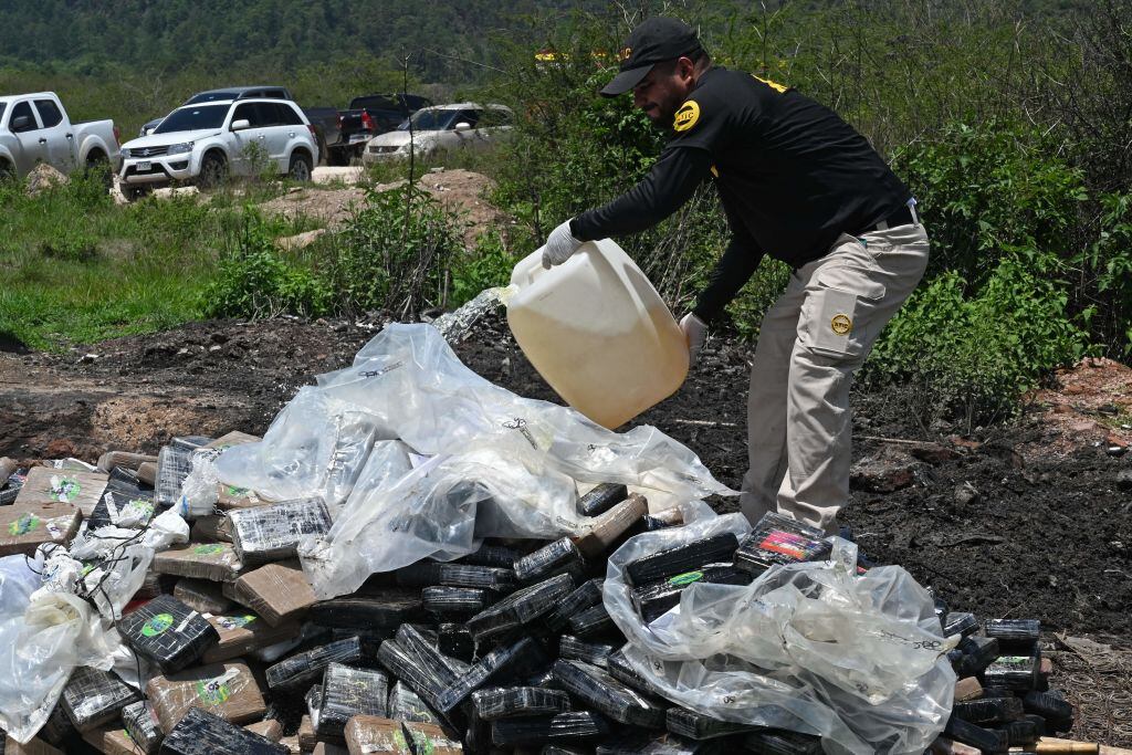 Incineración droga, referencia. (Foto: ORLANDO SIERRA/AFP via Getty Images)