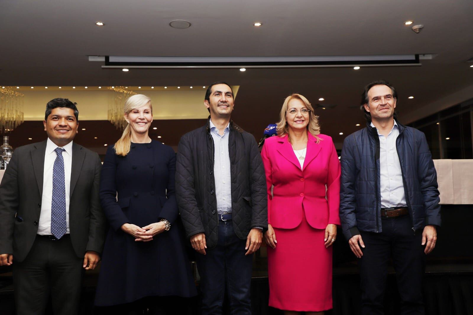 ‘Equipo por Colombia’ se reunió pero no tomó decisión sobre el futuro de Óscar Iván Zuluaga. Foto: Equipo por Colombia