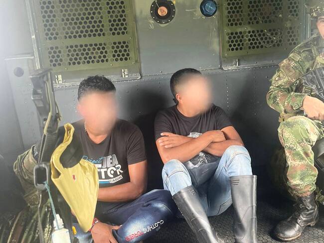 Capturan a dos hombres que habrían participado en ataque que dejó 5 soldados muertos. Foto: Ejército Nacional.