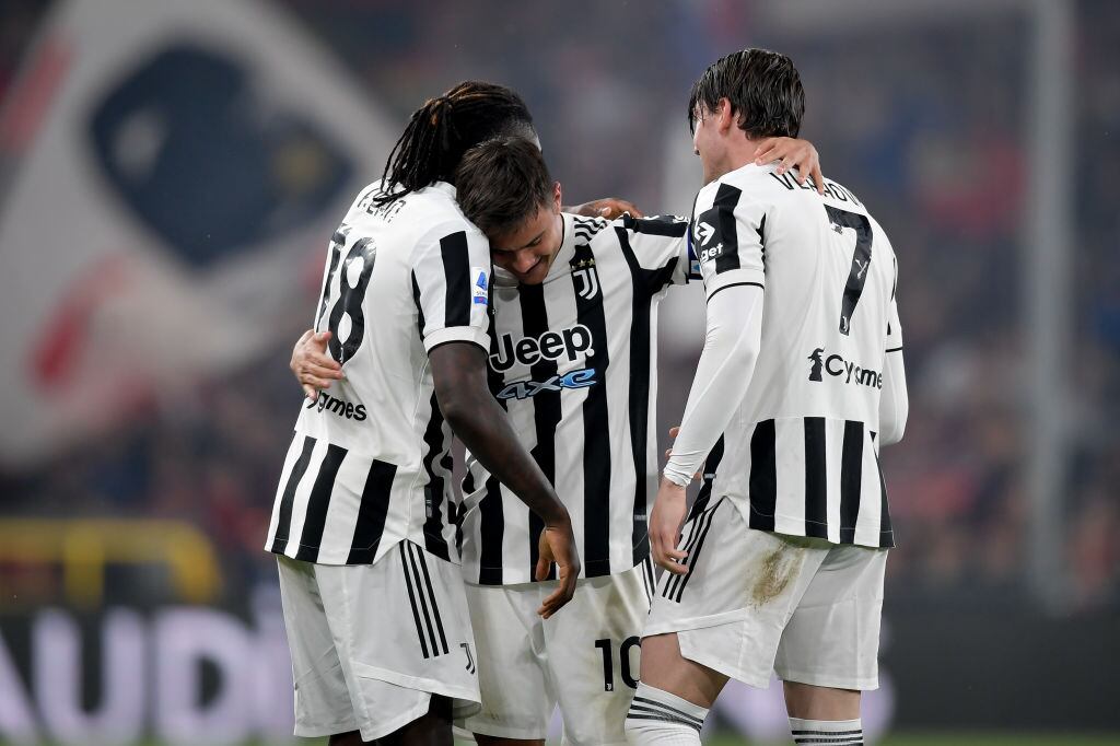 Paulo Dybala con sus compañeros de la Juventus (Photo by Daniele Badolato - Juventus FC/Juventus FC via Getty Images)