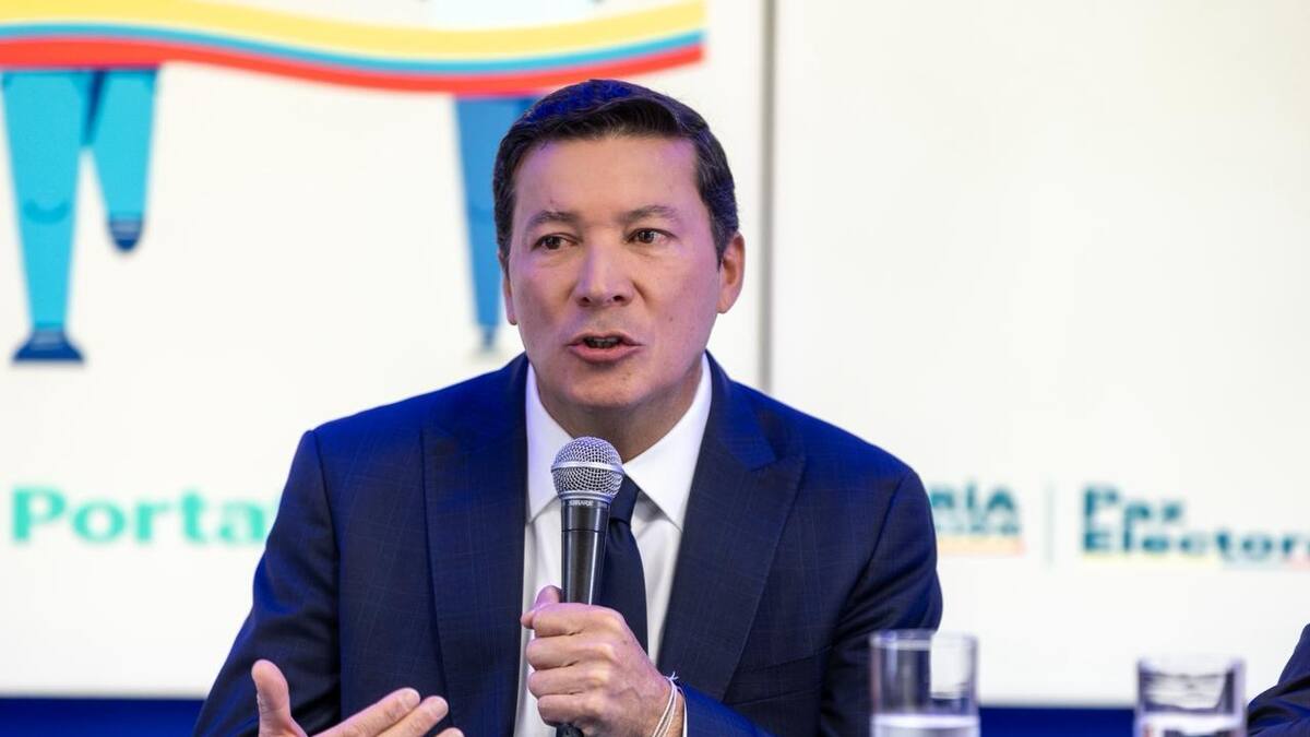 Registrador habla de consulta del Pacto y lanza pulla a Petro por Constituyente