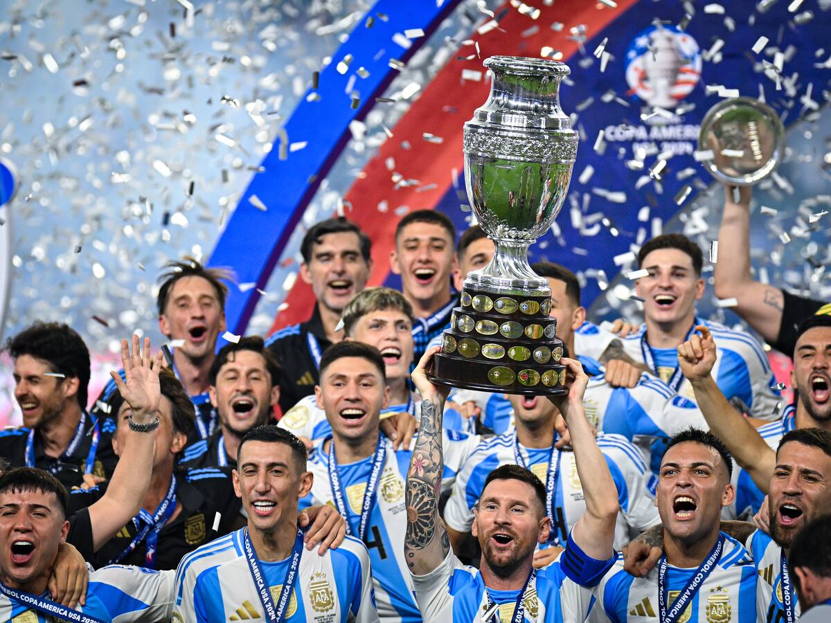 Despiden a funcionario que dijo que selección argentina debe excusarse por cantos racistas