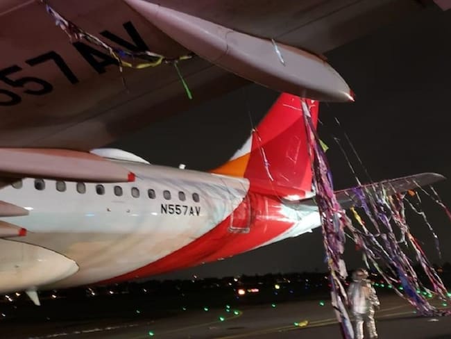 Tras las primeras revisiones se reportó que el avión, que cubría la ruta entre Orlando (Estados Unidos) y Bogotá, no reportó daños de consideración. . Foto: Cortesía Aerocivil