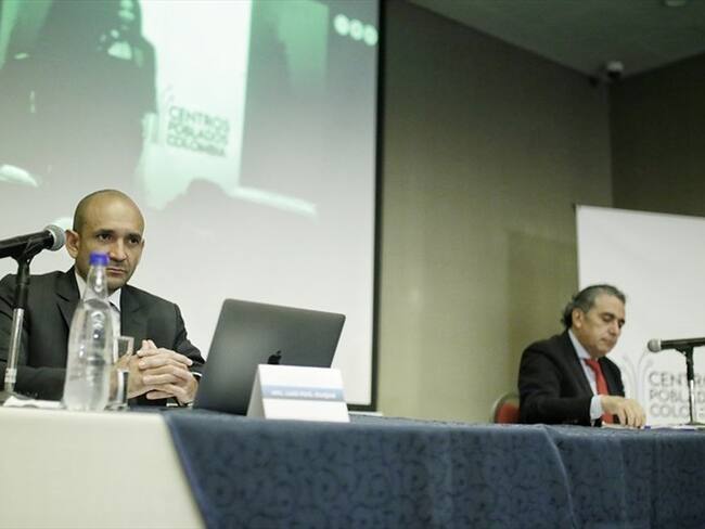 Según información aportada por testigos, SES de Colombia revisó una de las garantías en 18 minutos y certificó que la póliza estaba bien. Foto: Colprensa / SERGIO ACERO