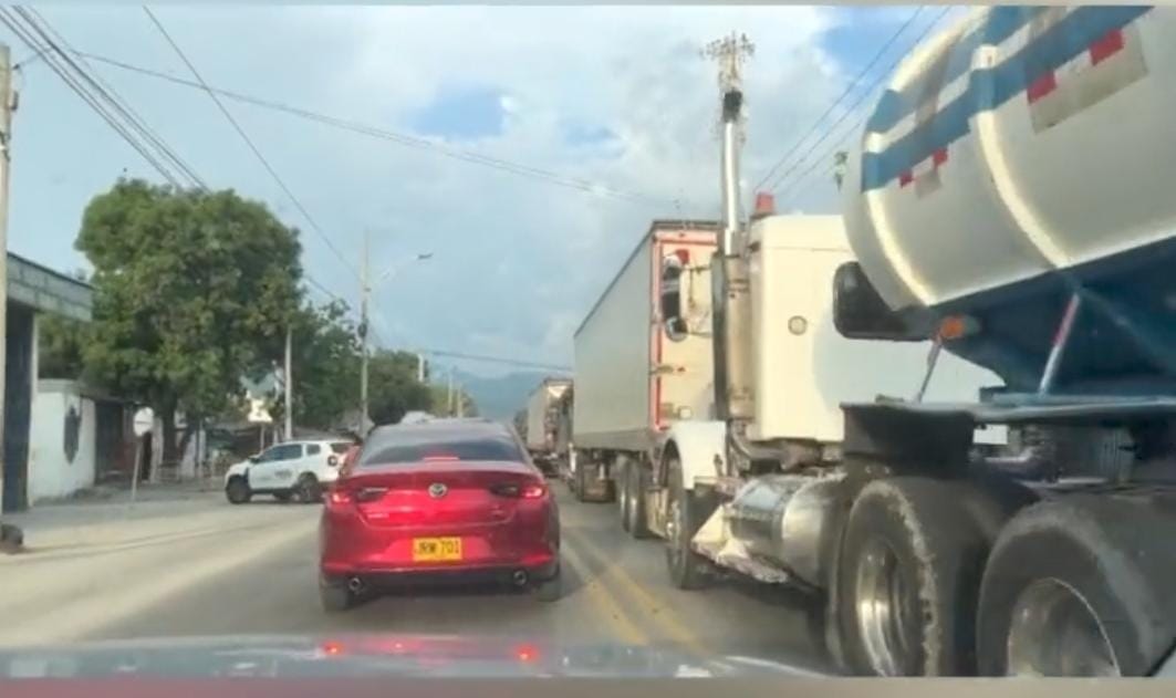 Trancón en la vía/ Ani Abello