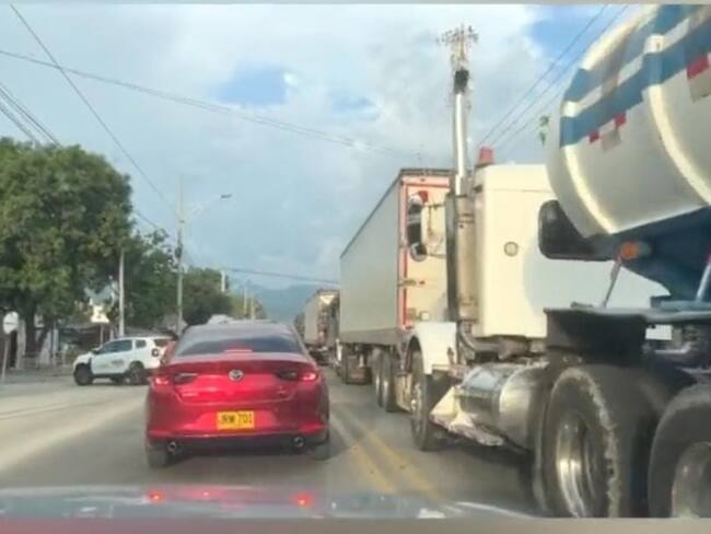 Trancón en la vía/ Ani Abello