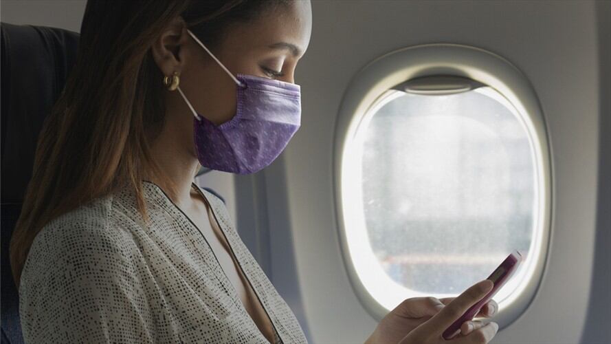 No se realizará el servicio a bordo ni distribución de cobijas, almohadas o audífonos, así como también se deshabilitarán los servicios de entretenimiento. Foto: Getty Images
