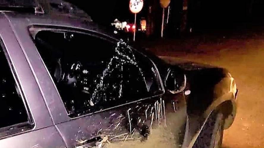 Los disparos impactaron los vehículos donde se movilizaban los comuneros. Crédito: Cric