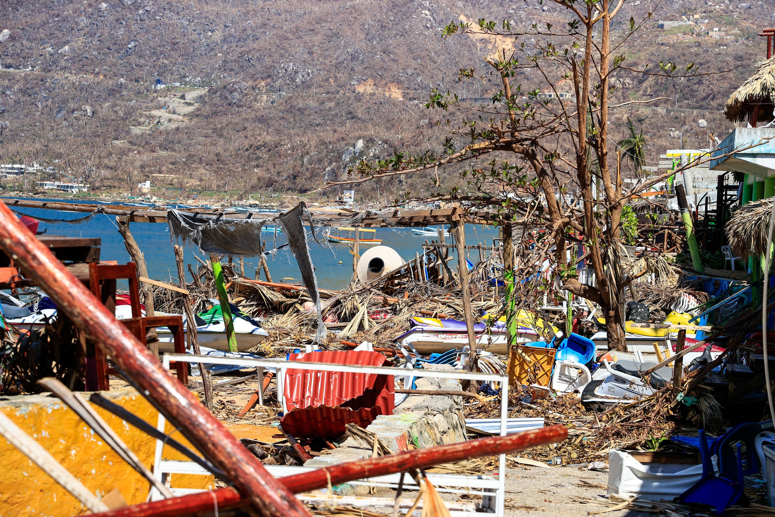 Acapulco tras el paso del huracán Otis. Foto: EFE/David Guzmán