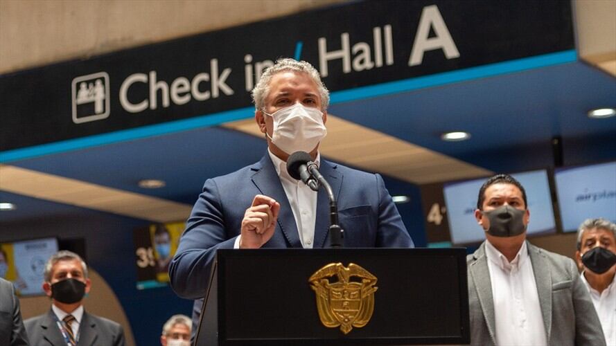 Con la presencia del presidente Iván Duque, arrancó la prueba piloto para la reapertura de aeropuertos en Medellín y Rionegro. Foto: Colprensa