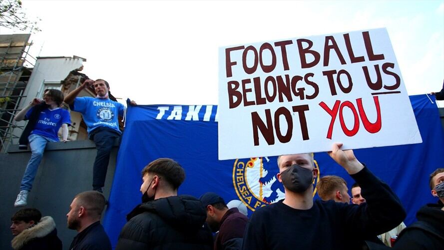 Protestas de hinchas del Chelsea ante creación de Superliga europea. Foto: Chloe Knott - Danehouse/Getty Images