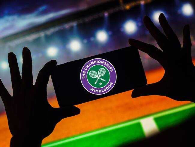 Logo del torneo de tenis Wimbledon. Foto. Illustración por Rafael Henrique/SOPA Images/LightRocket via Getty Images.