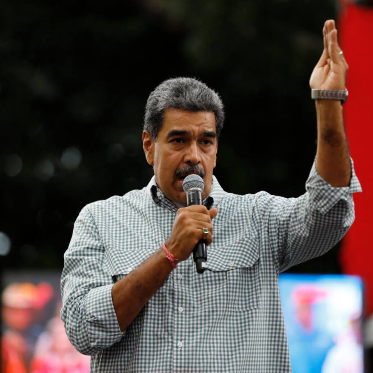 Nicolás Maduro convocó a venezolanos alistados a los cuarteles para aprender “a disparar”