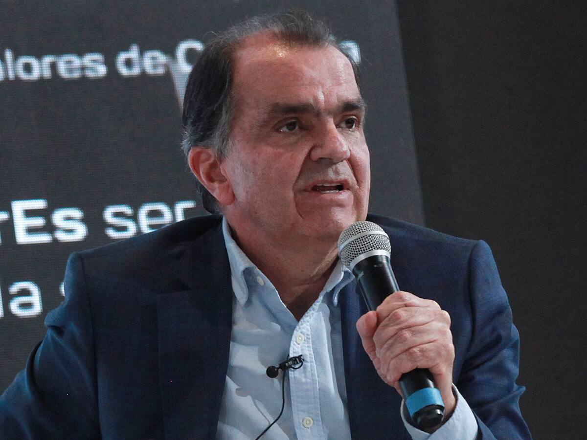 Odebrecht: Fiscalía imputará cargos a Óscar Iván Zuluaga y su hijo el 10 de julio