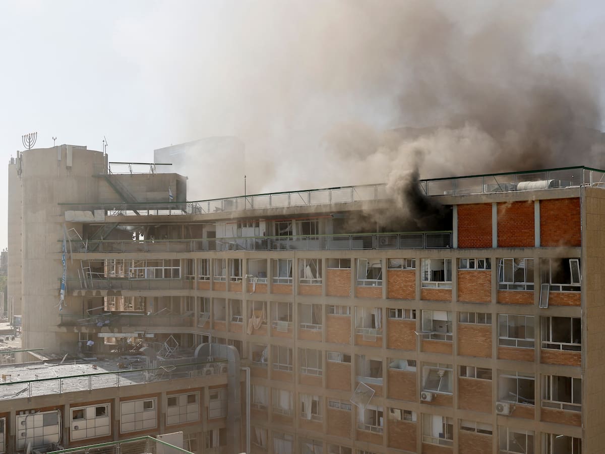 Ministro de Exteriores israelí calificó el ataque al hospital Soroka como un “crimen de guerra”