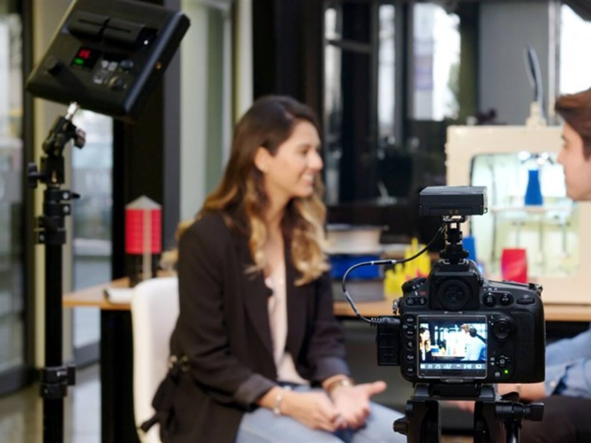 Estudiante denuncia que Adelina Covo la encerró y la obligó a borrar entrevista