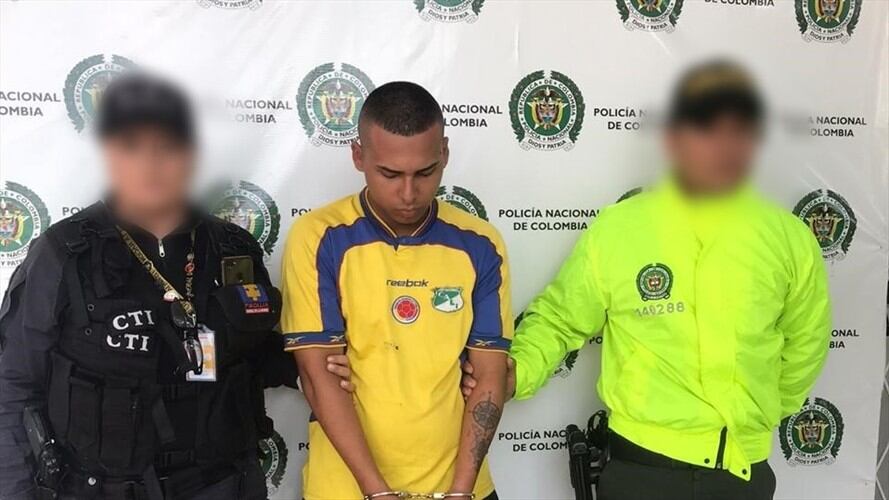 Uno de los implicados en el hecho fue capturado en el estadio de Palmaseca, cuando intentaba ver el encuentro deportivo.. Foto: Policía Nacional